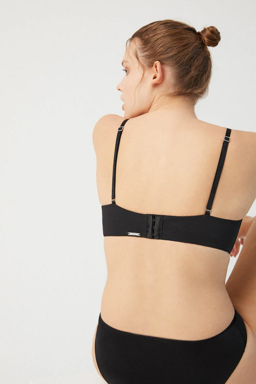 Sutiã push-up cai-cai preto multiposições sem alças