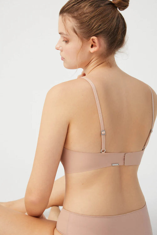 Sutiã invisível cor de pele sem costuras e sem aros