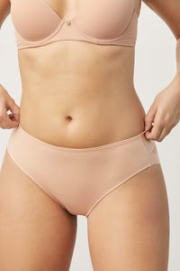 Cueca de cobertura total em tule invisível