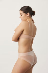 Cueca de cobertura total em tule invisível