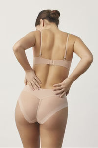 Cueca de cobertura total em tule invisível