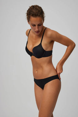 Cueca brasileira de corte a laser invisível