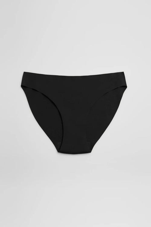 Cueca brasileira de corte a laser invisível