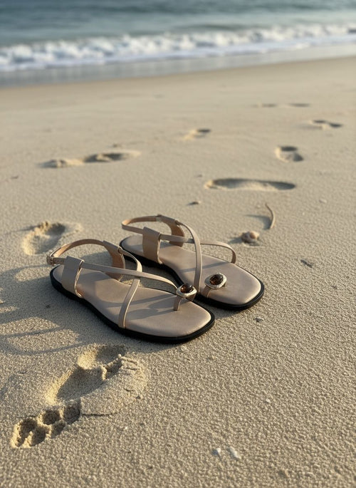 Flat sandals with Joya detail