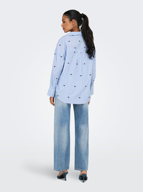 Camisa Oversized Azul com Bordado