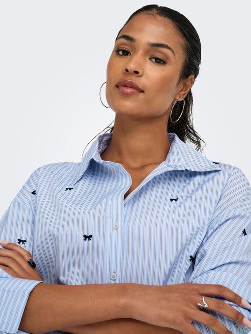 Camisa Oversized Azul com Bordado