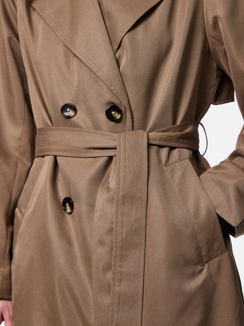 Trench Coat com Cinto e Botões Duplos