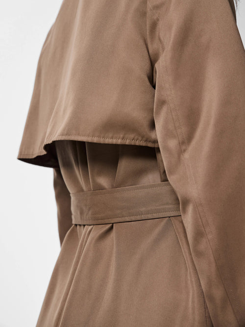 Trench Coat com Cinto e Botões Duplos