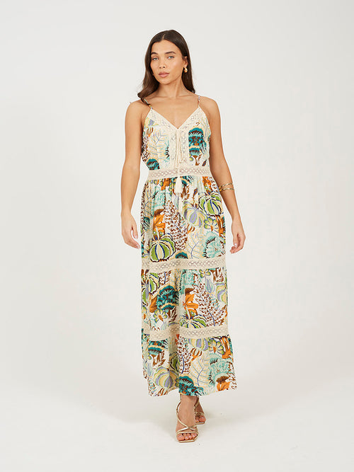 Vestido comprido floral com detalhes em croché