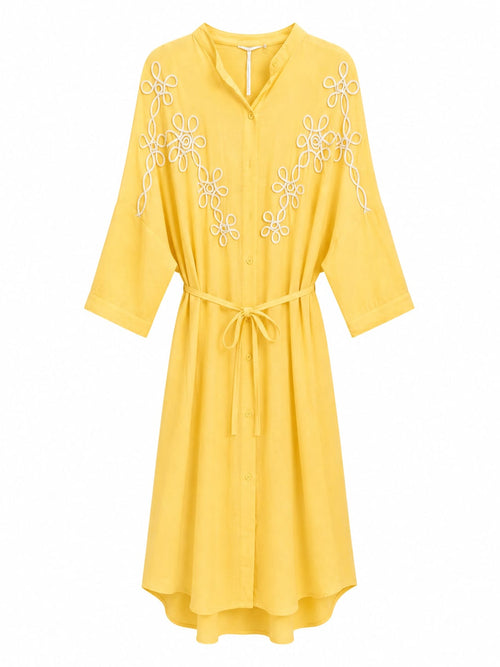 Vestido Midi Bordado com Cinto Amarelo - Frente