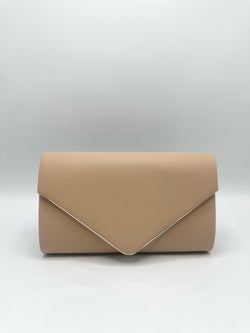 Clutch Estruturada com Aba e Corrente