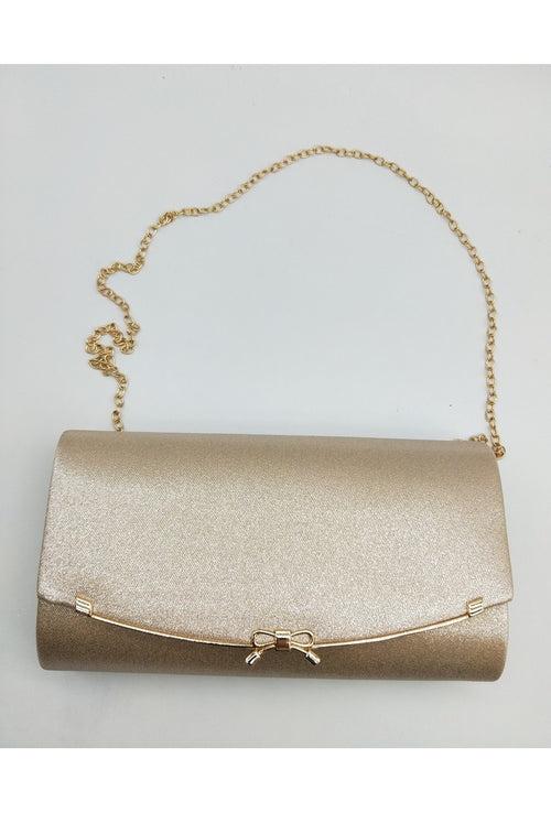 Clutch Estruturada com Fecho Twist e Corrente